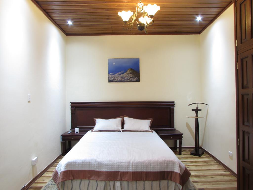 San Blas House & Suites Quito Zewnętrze zdjęcie